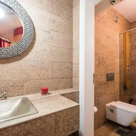 - Patio Da Galega * Lisboa